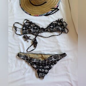 Posh Pua Black and White Bikini